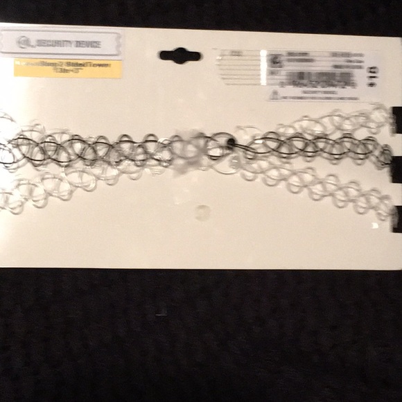 Carole Inc. 3-piece choker - Picture 3 of 3